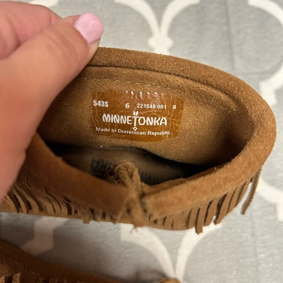 Minnetonka moccasin boots size 6 euc - Picture 3 of 7
